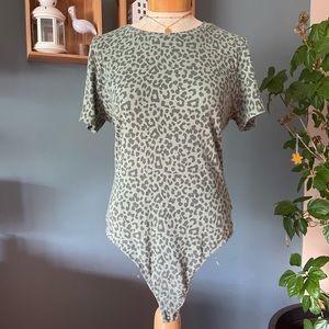 🍄2/$10 AEO Bodysuit